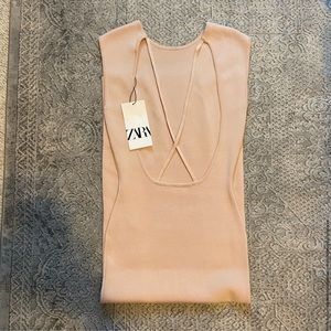 Zara midi dress color is light pink